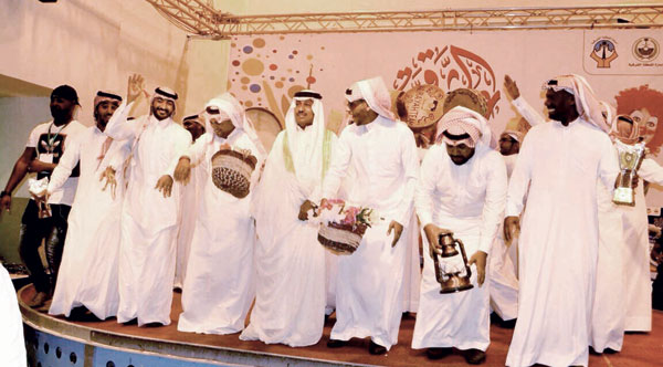 «زفة العريس» تستقطب زوار
احتفالات العيد في الشرقية