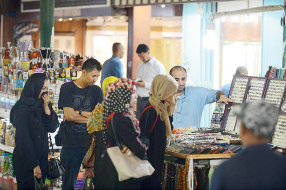 12 سوقا شعبية في جدة تجذب الحجاج لشراء الهدايا