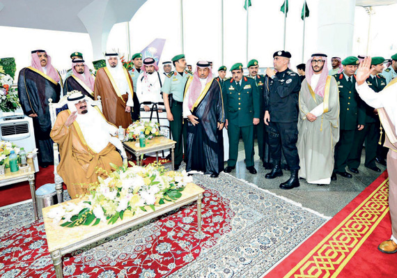 خادم الحرمين الشريفين يصل الرياض قادما من جدة