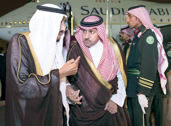 خادم الحرمين الشريفين يصل الرياض قادما من جدة