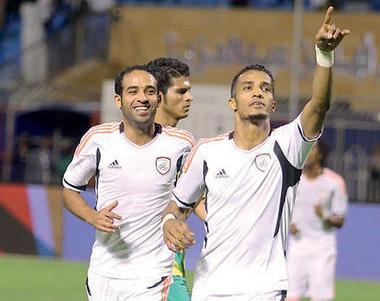 الشباب يتصدر الدوري مؤقتا