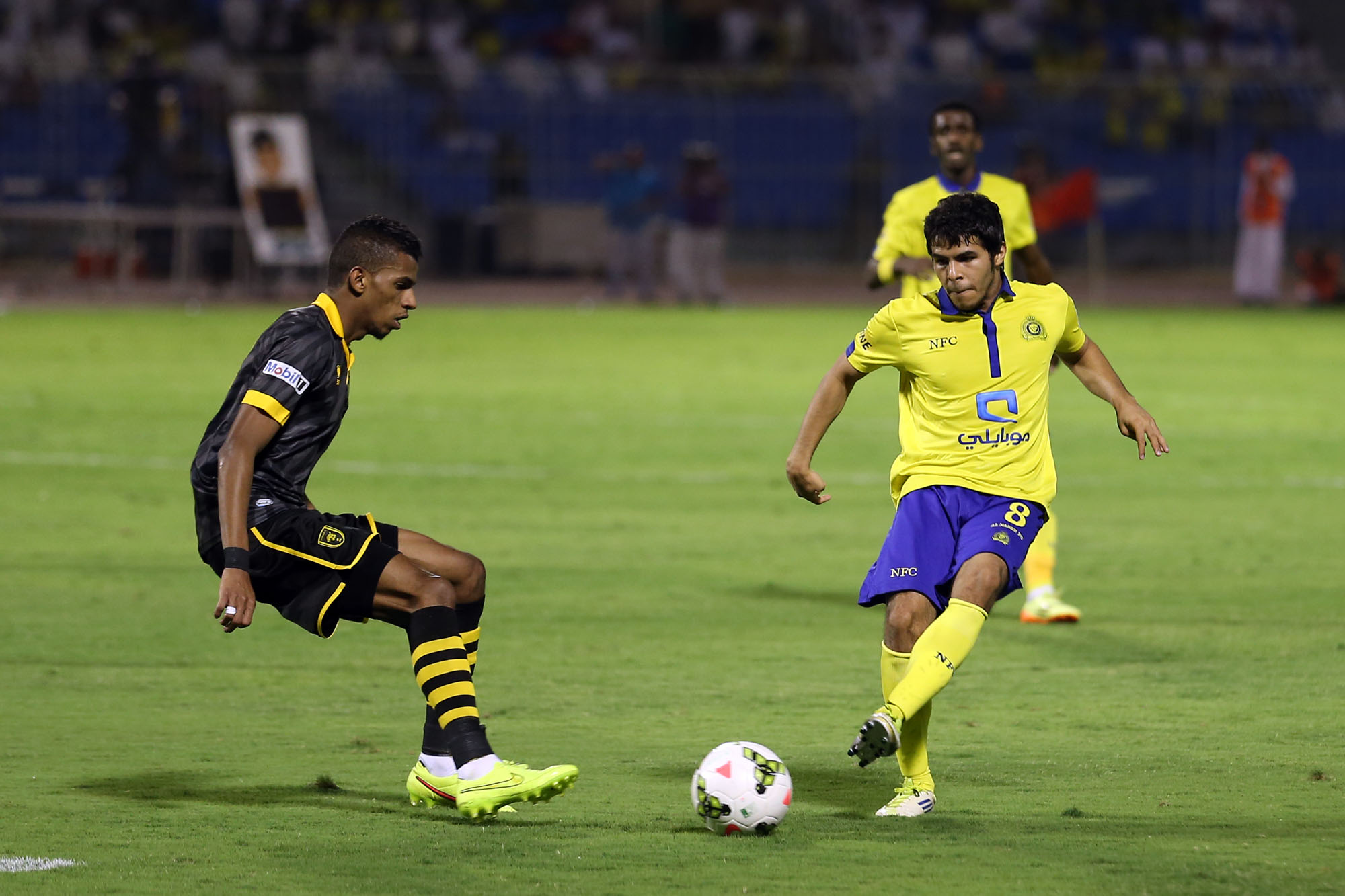 النصر يوقف انتصارات الاتحاد .. والأهلي يسحق الرائد
