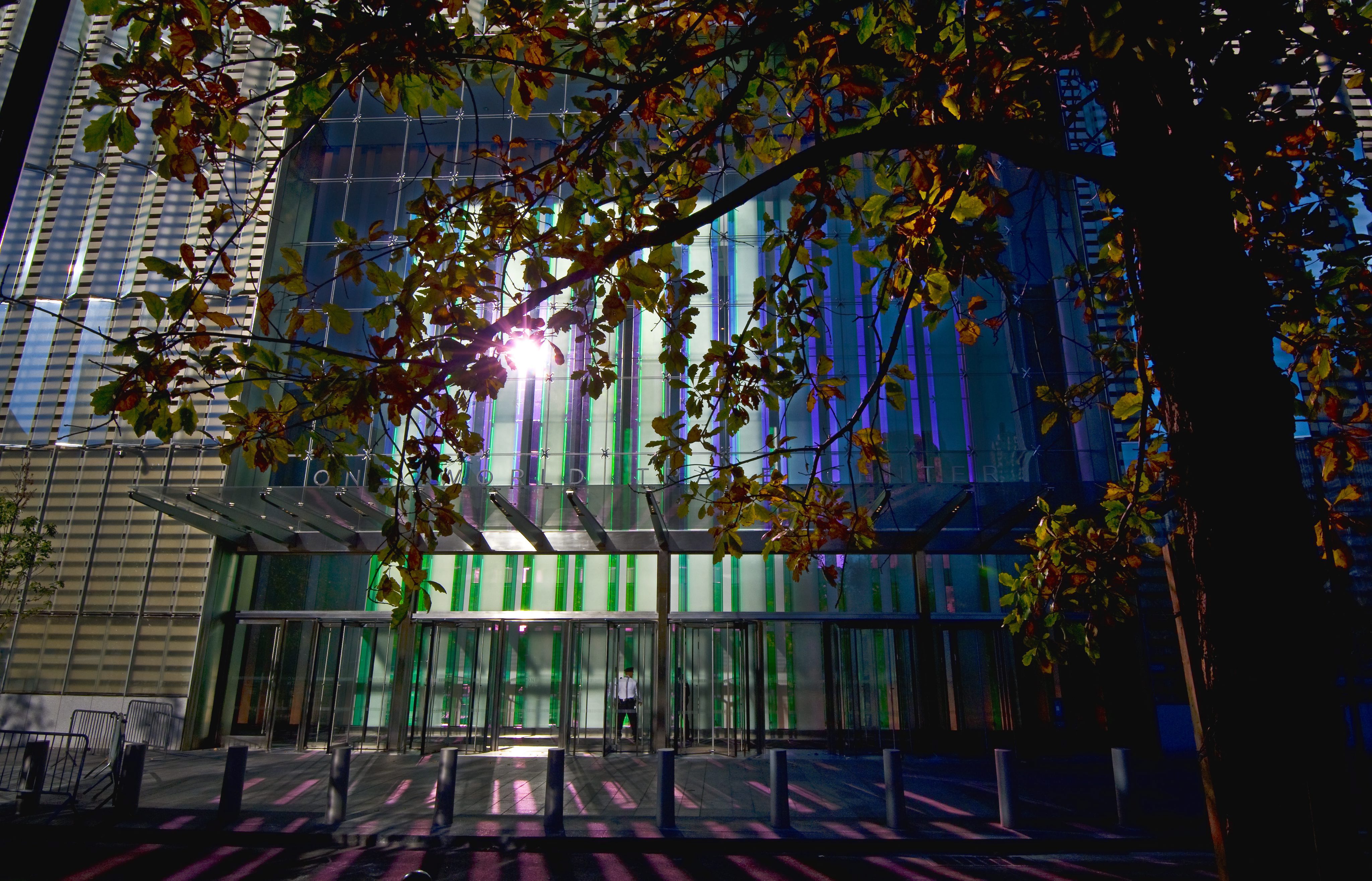 قصة مصورة : افتتاح مبنى "وان وورلد تريد سنتر" في نيويورك