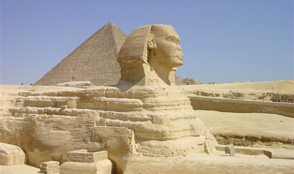 مصر تعيد فتح ساحة أبو الهول للسياح بعد ترميم التمثال