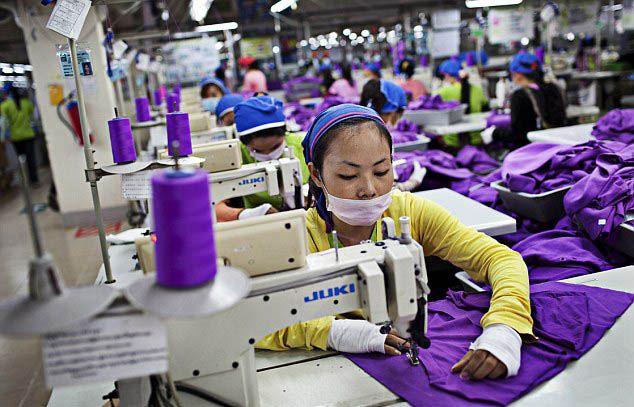 اقتراح برفع الحد الأدنى لأجور عمال الملابس في كمبوديا إلى 128 دولار