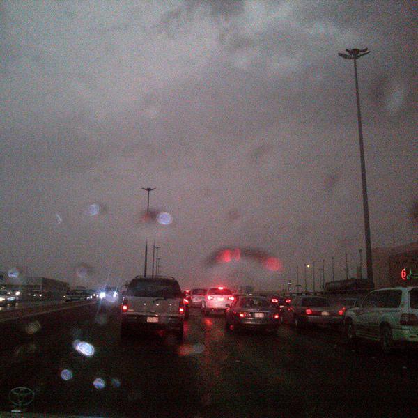 أمطار غزيرة على مدينة الرياض