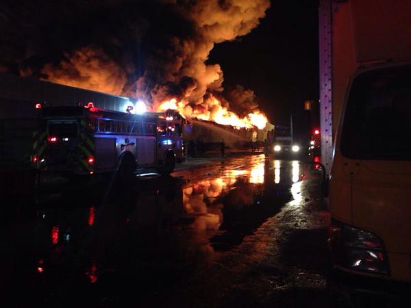 اندلاع حريق كبير في مصنع للمفروشات في الرياض