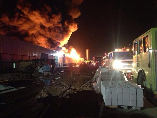 اندلاع حريق كبير في مصنع للمفروشات في الرياض