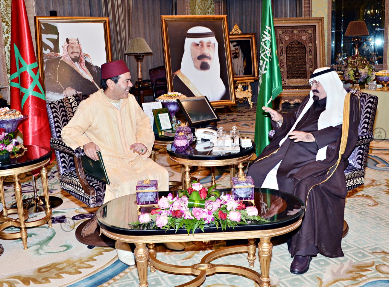 الملك يستقبل رئيس قيرغيزستان والأمير رشيد بن الحسن الثاني