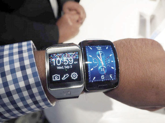 أضواء على ساعة - هاتف 
جير . إس الذكيّ من «سامسونج»