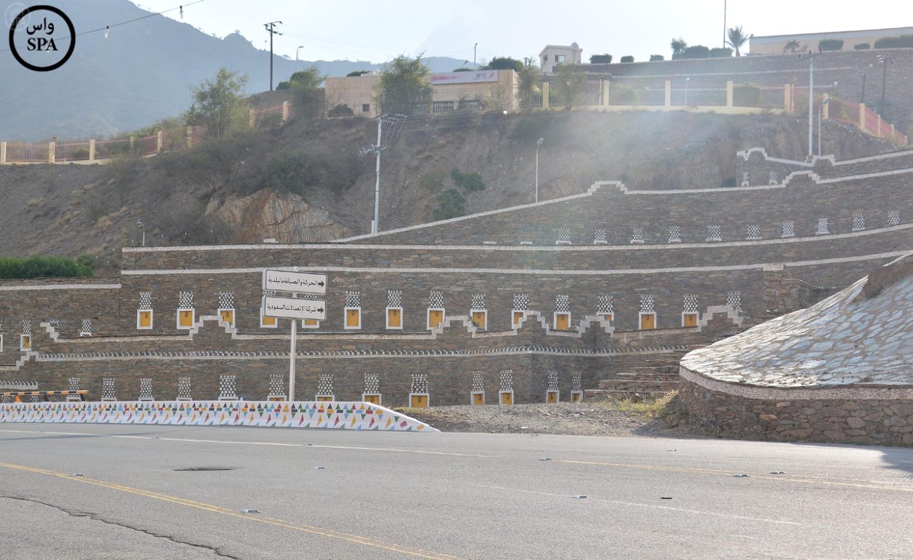 قصة مصورة: محافظات تهامة عسير تُغري زوارها بجمالها