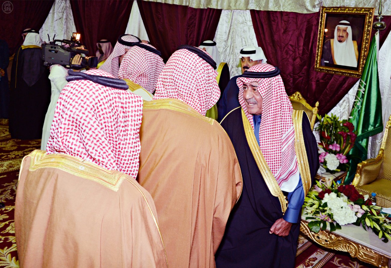 ولي العهد يطمئن على صحة خادم الحرمين الشريفين