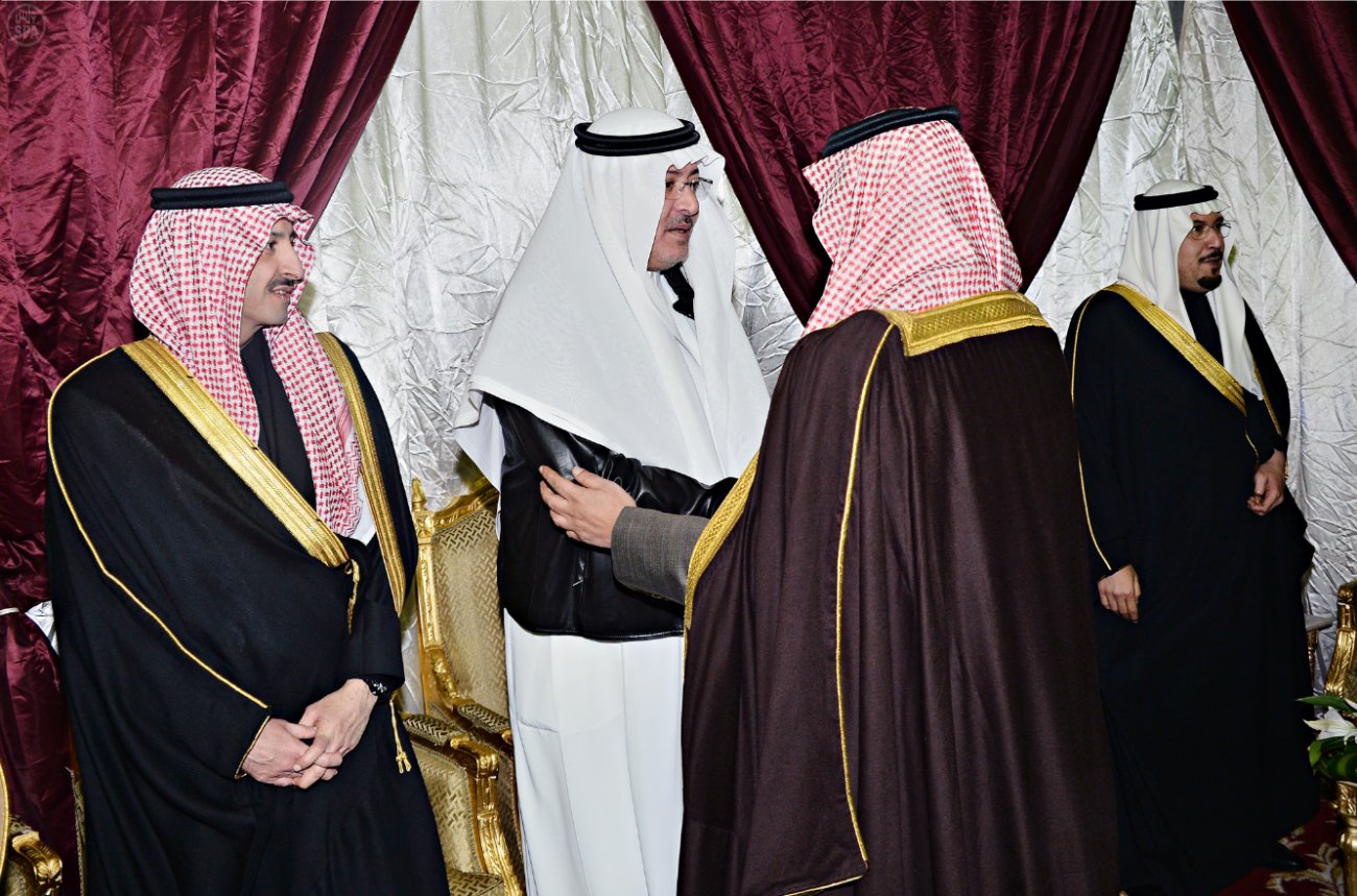 ولي العهد يطمئن على صحة خادم الحرمين الشريفين