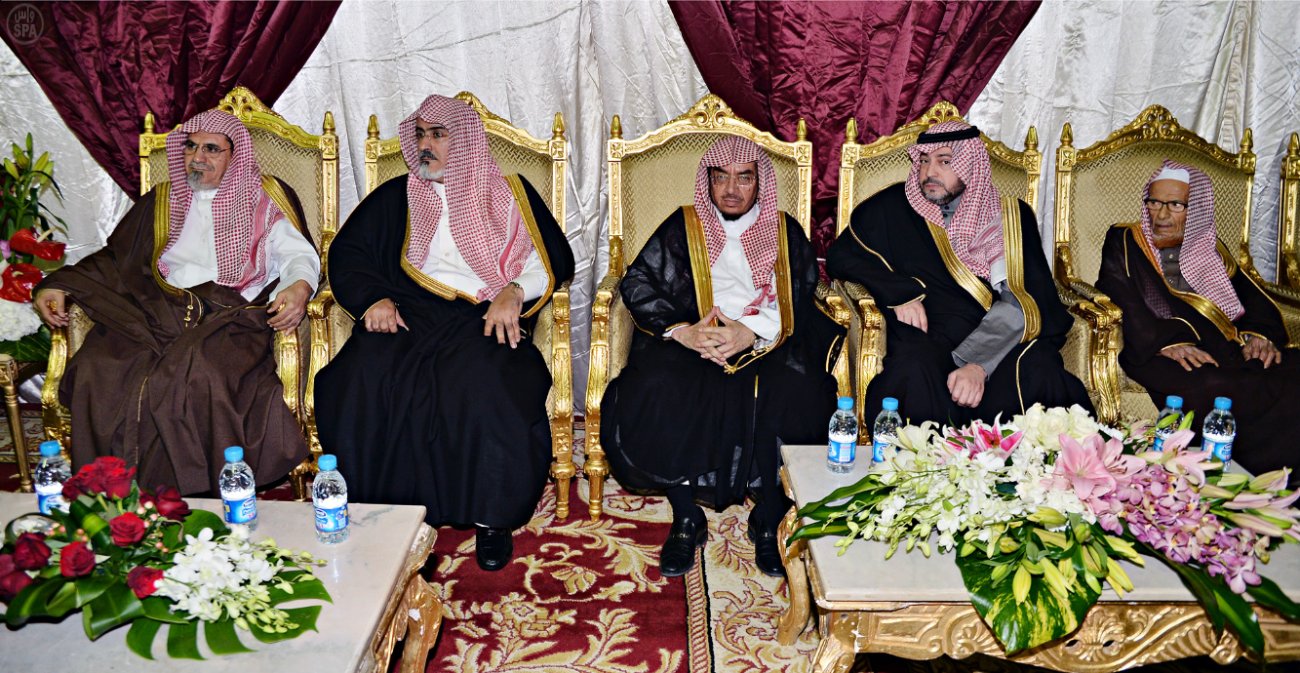 ولي العهد يطمئن على صحة خادم الحرمين الشريفين