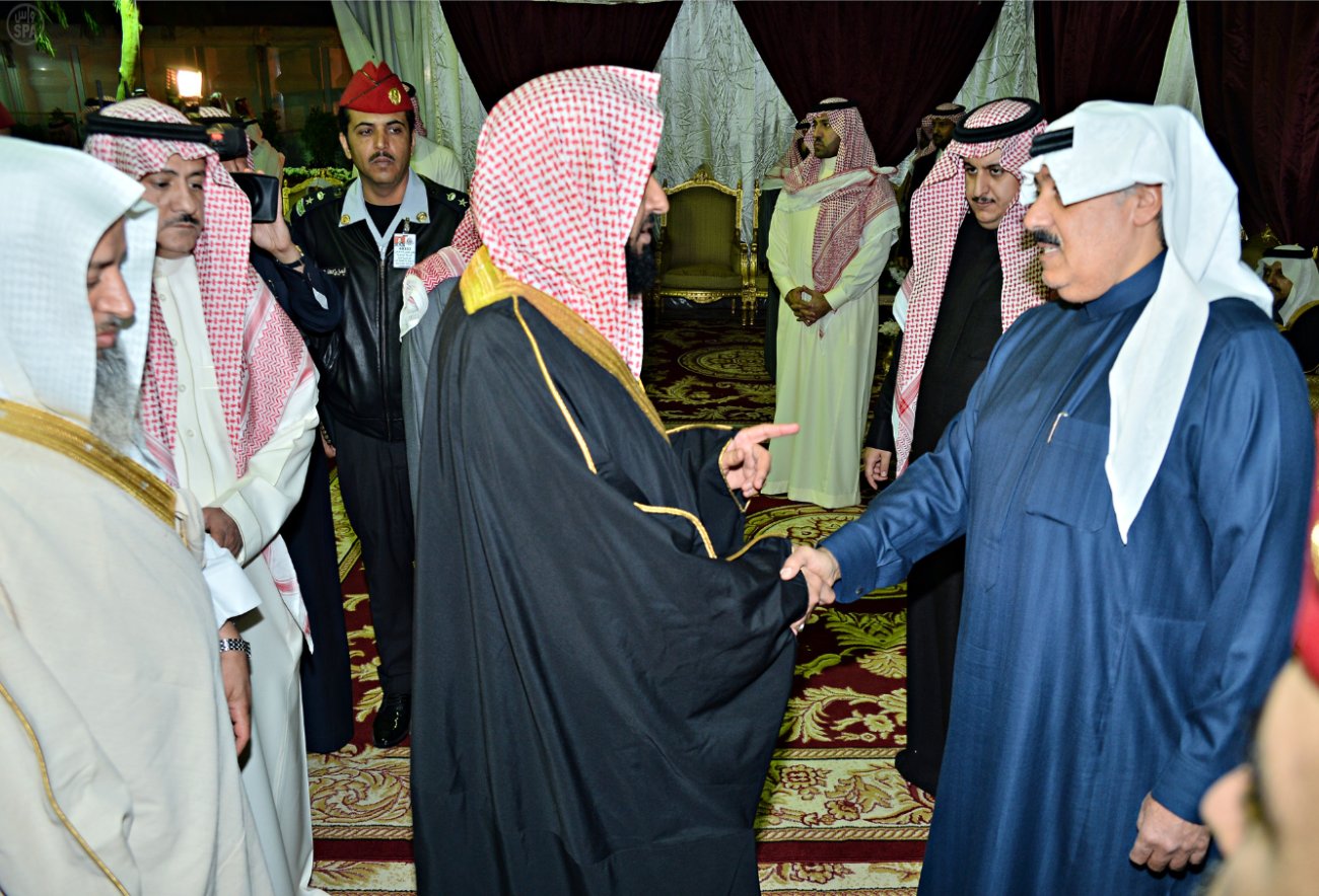 ولي العهد يطمئن على صحة خادم الحرمين الشريفين