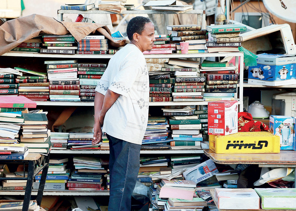 «حراج كيلو 7».. خدمات متهالكة وبضائع مجهولة