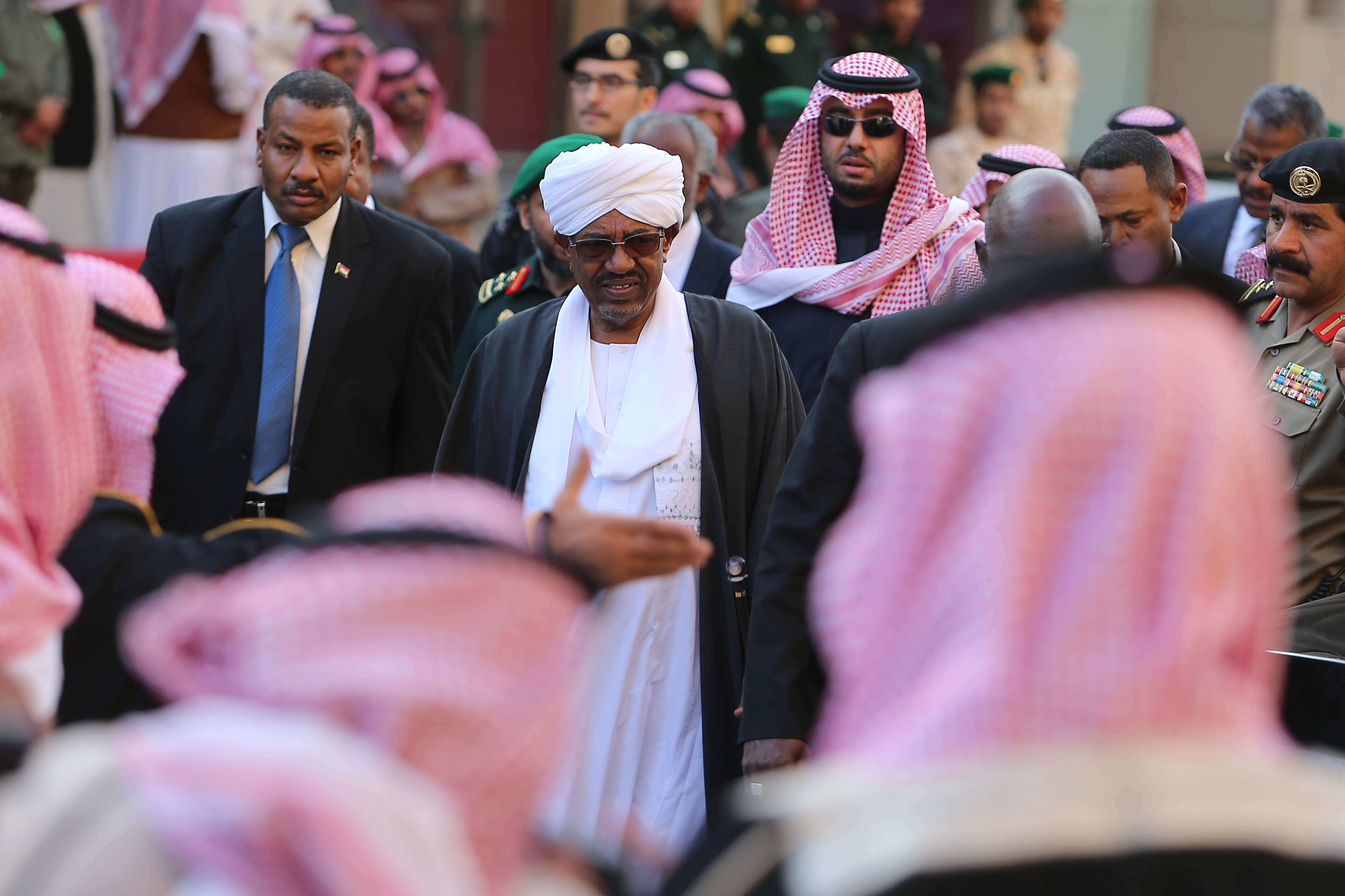 السعودية تواري خادم الحرمين الشريفين الملك عبدالله بن عبد العزيز الثرى في مقبرة العود