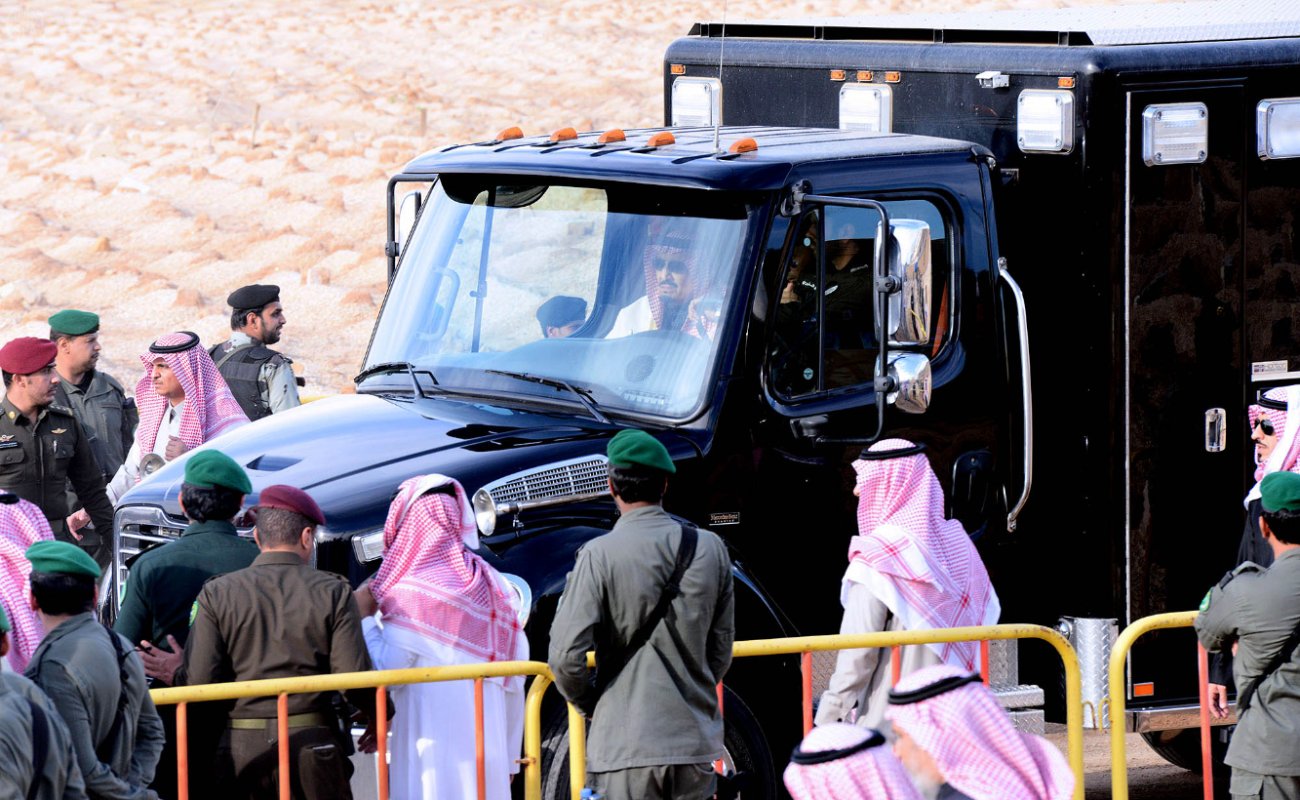 السعودية تواري خادم الحرمين الشريفين الملك عبدالله بن عبد العزيز الثرى في مقبرة العود