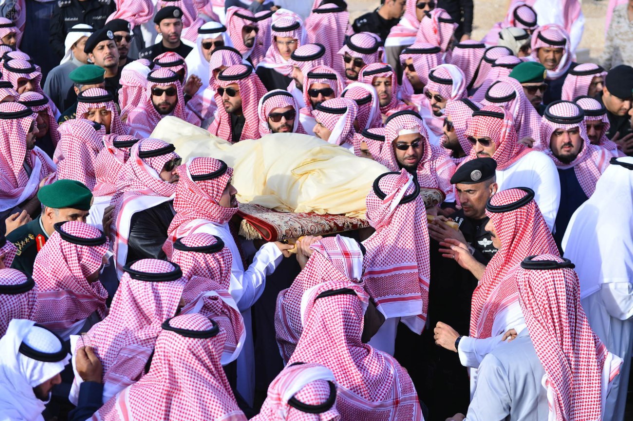 السعودية تواري خادم الحرمين الشريفين الملك عبدالله بن عبد العزيز الثرى في مقبرة العود