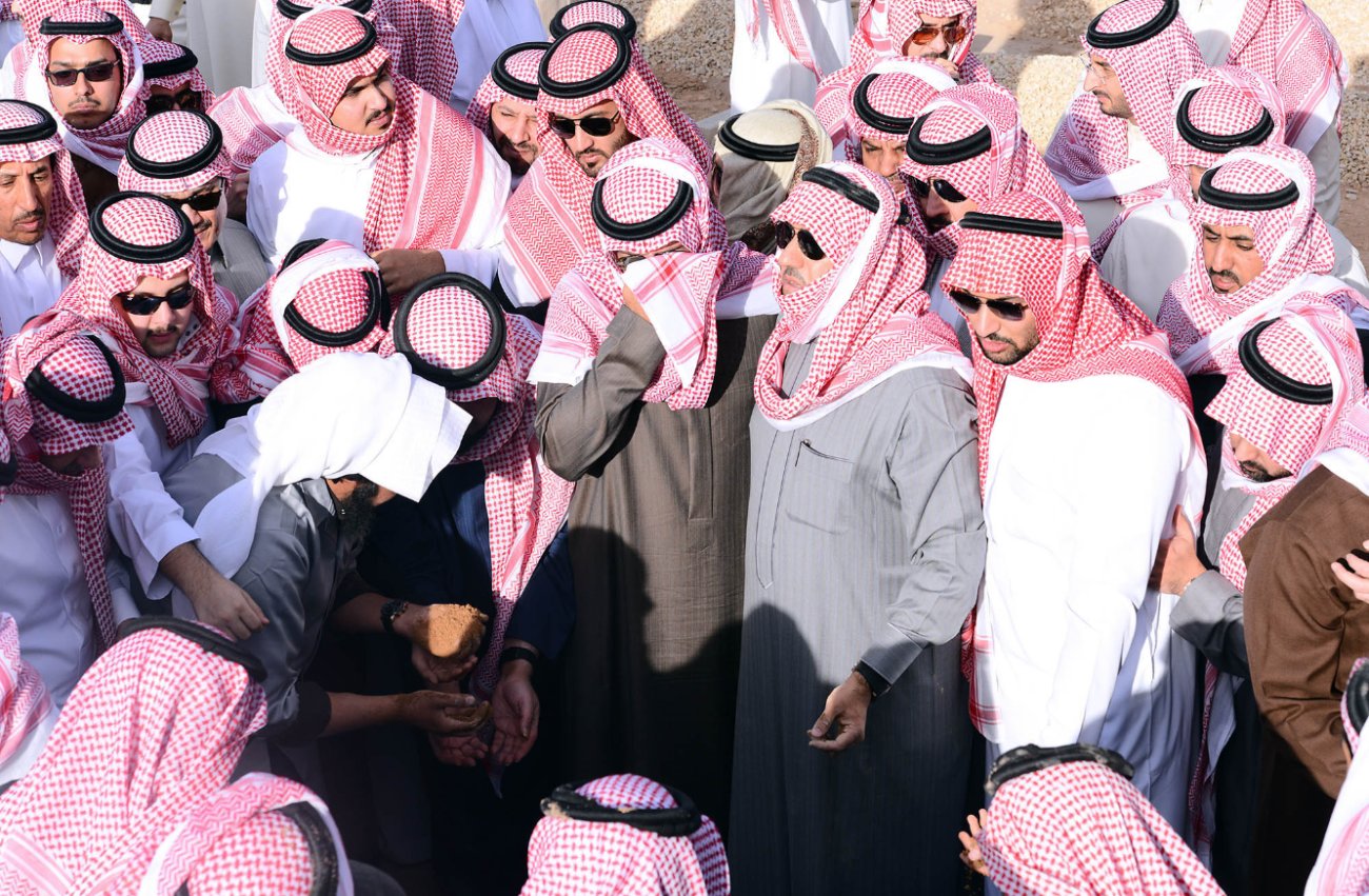 السعودية تواري خادم الحرمين الشريفين الملك عبدالله بن عبد العزيز الثرى في مقبرة العود