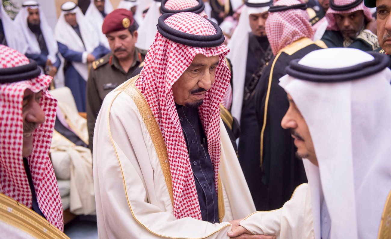 خادم الحرمين الشريفين وولي العهد وولي ولي العهد يتلقون البيعة