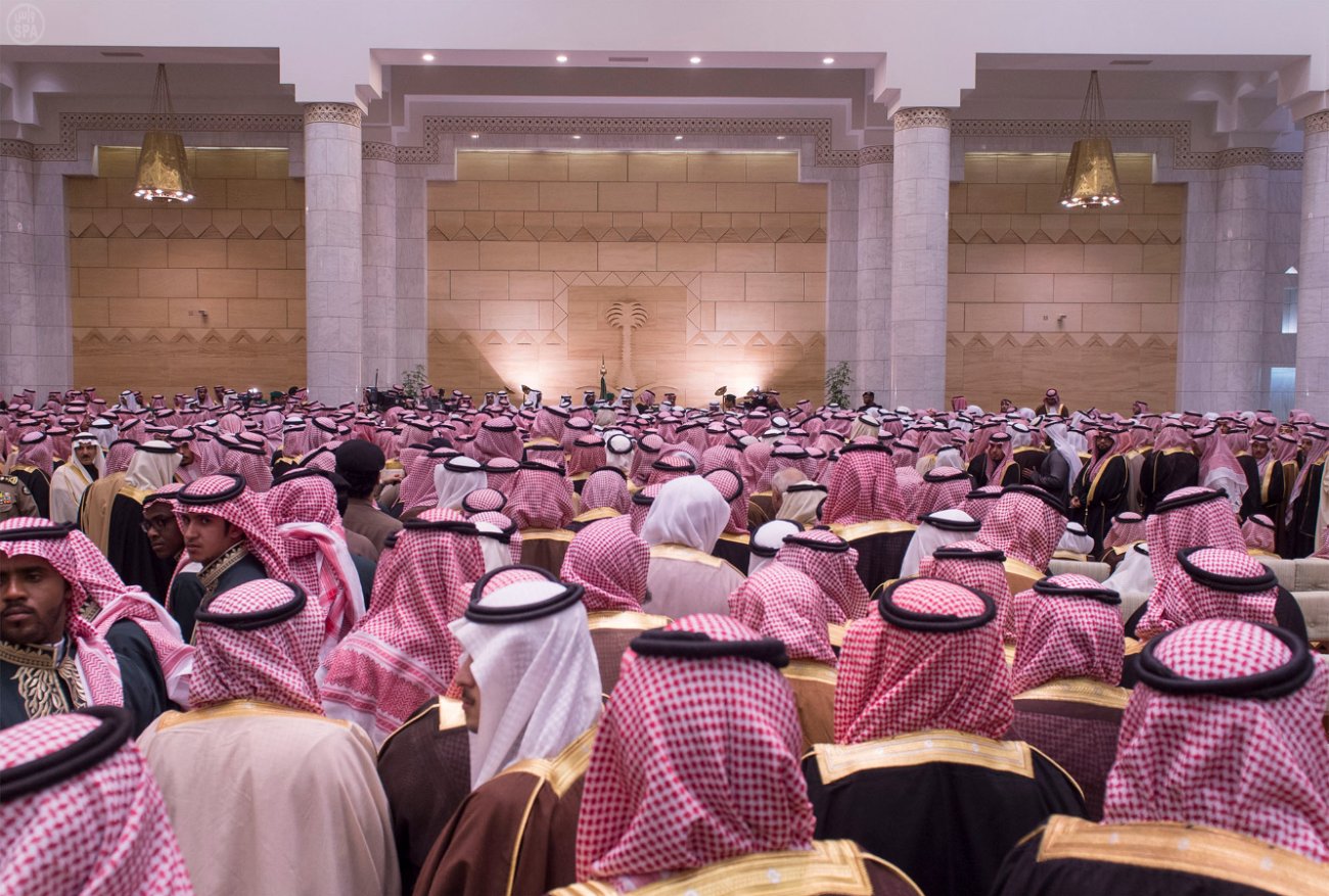 خادم الحرمين الشريفين وولي العهد وولي ولي العهد يتلقون البيعة