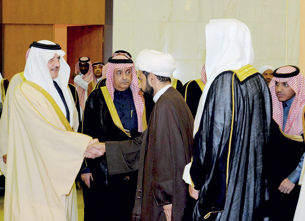 أمير الشرقية يستقبل المعزين في الملك عبدالله والمبايعين للملك سلمان