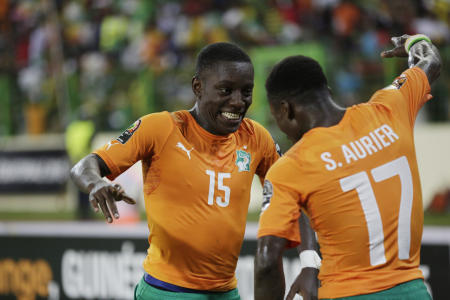 ساحل العاج تعبر الكاميرون وتتأهل لدور الثمانية بأمم أفريقيا