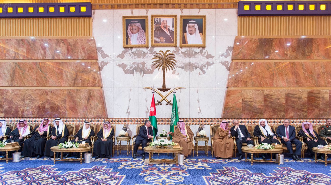 خادم الحرمين الشريفين يعقد جلسة مباحثات رسمية مع ملك الأردن