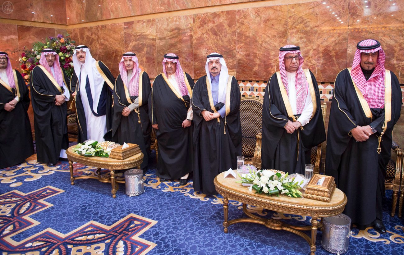 خادم الحرمين الشريفين يعقد جلسة مباحثات رسمية مع ملك الأردن