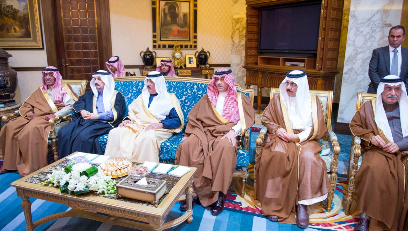خادم الحرمين الشريفين يعقد جلسة مباحثات رسمية مع ملك الأردن