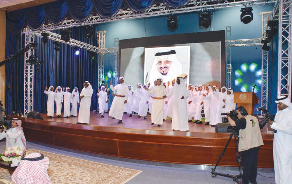 المدينة المنورة وعسير يحتفلان باليوم العربي لليتيم