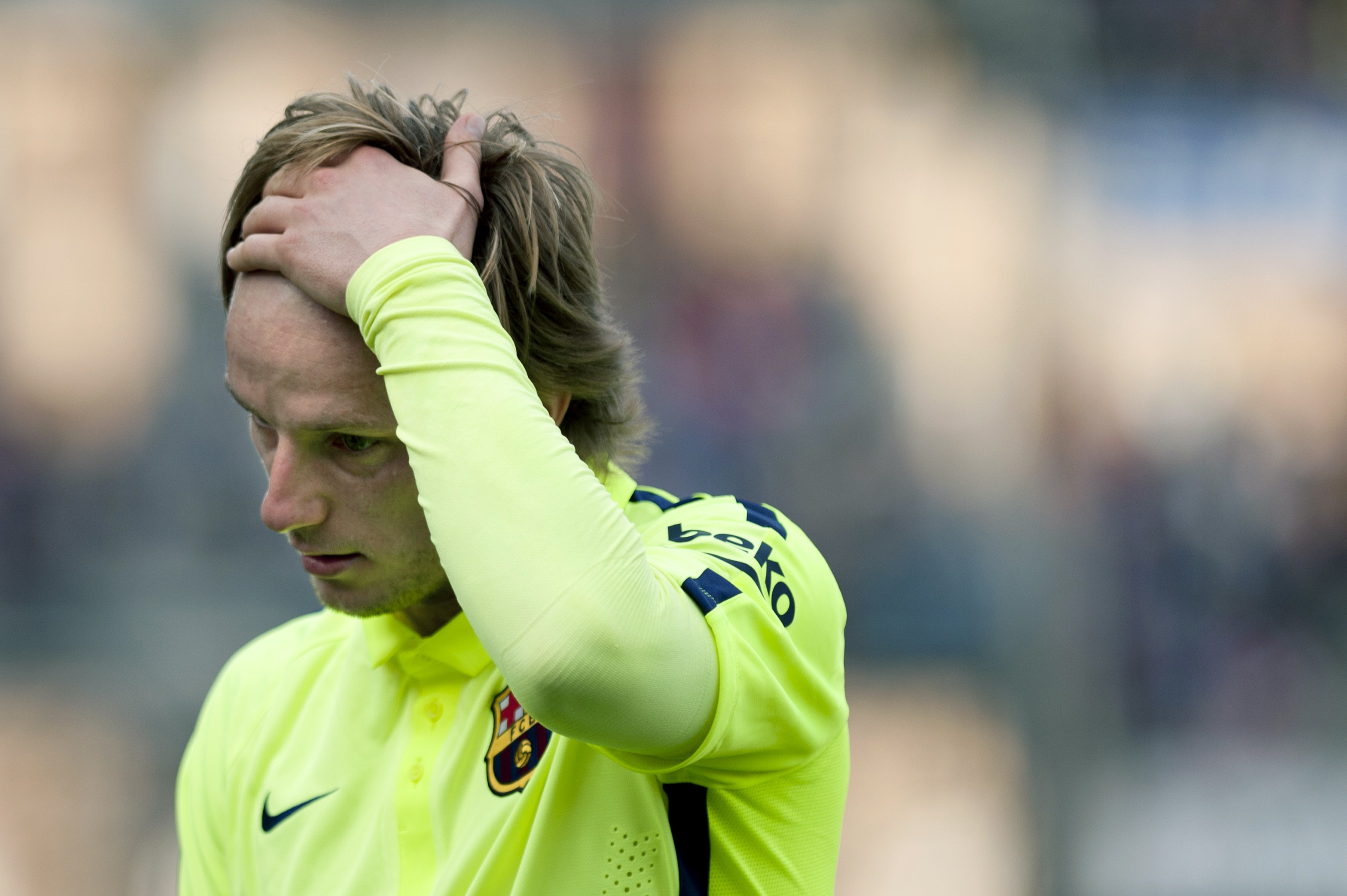 قصة مصورة: برشلونة يستعيد توازنه في الدوري الإسباني بفوزه على غرناطة