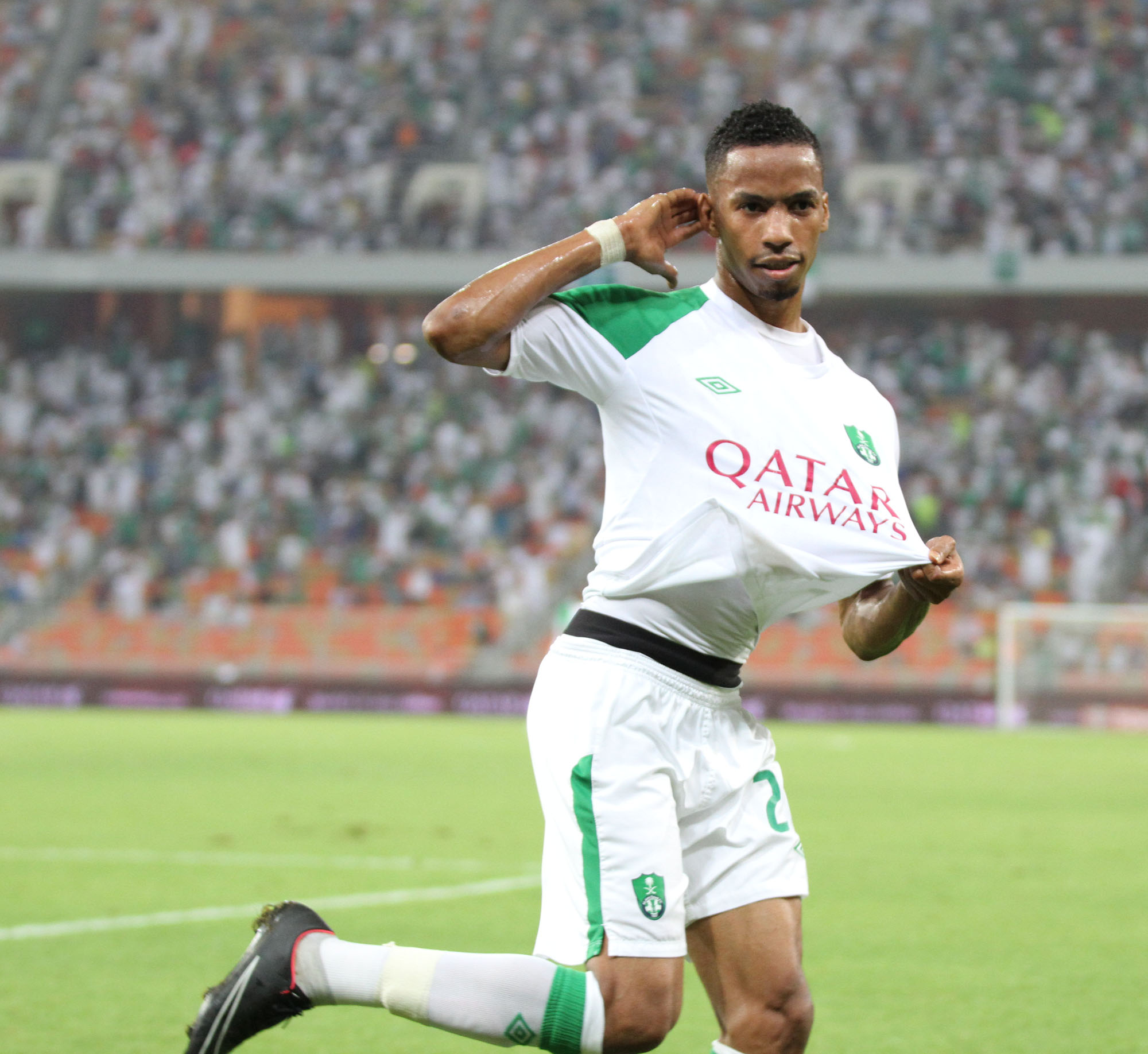 الأهلي يكسب مؤجلة نجران ويواصل مطاردة النصر