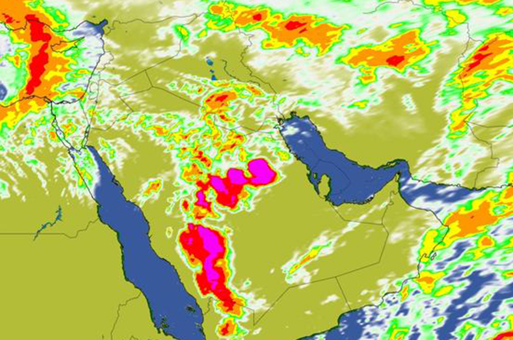 الأمطار تبدأ الليلة وأشدها غزارة غدًا الخميس