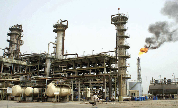 السعودية ترفع أسعار النفط أكثر من دولار