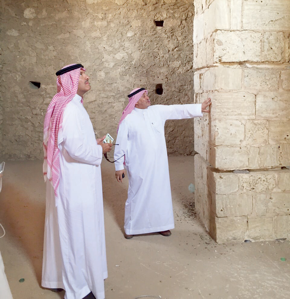الأمير سلطان بن سلمان يتفقد المواقع الأثرية في منطقة تبوك
