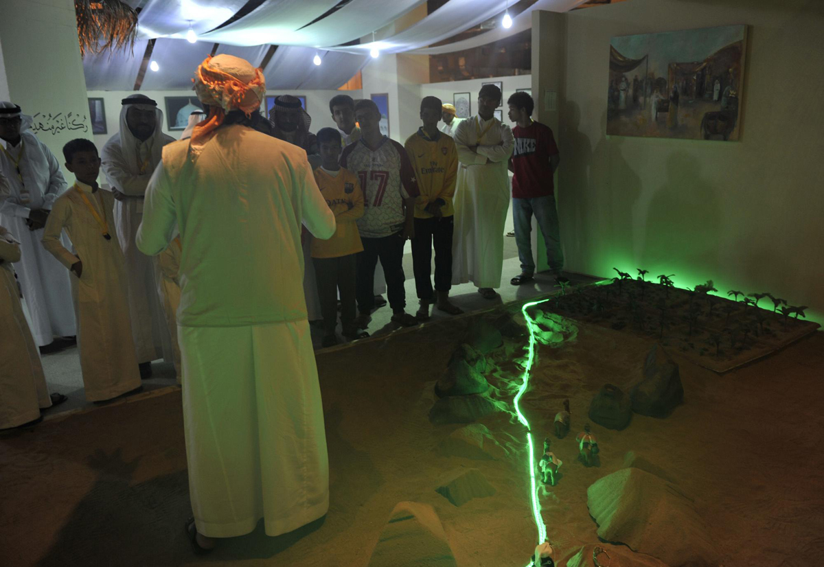 معرض "رحلة النور" يحاكي حياة رسول الله من مولده إلى وفاته