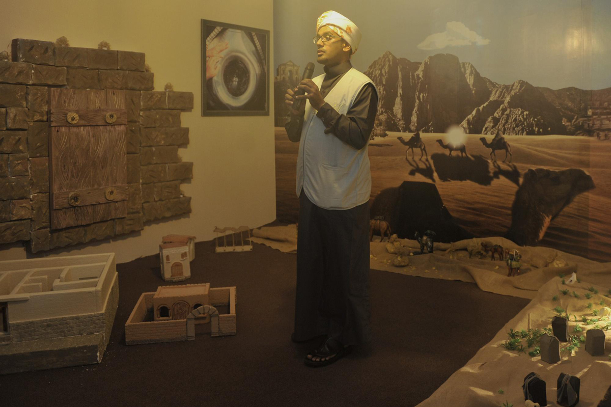 معرض "رحلة النور" يحاكي حياة رسول الله من مولده إلى وفاته