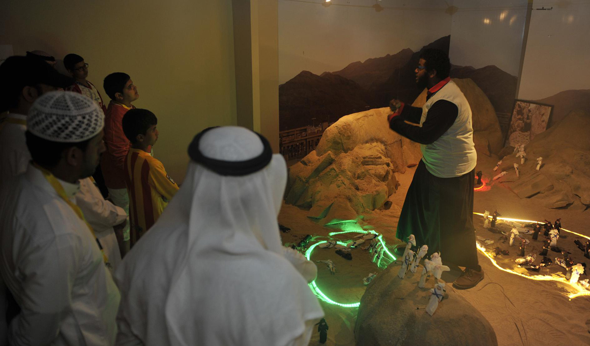 معرض "رحلة النور" يحاكي حياة رسول الله من مولده إلى وفاته