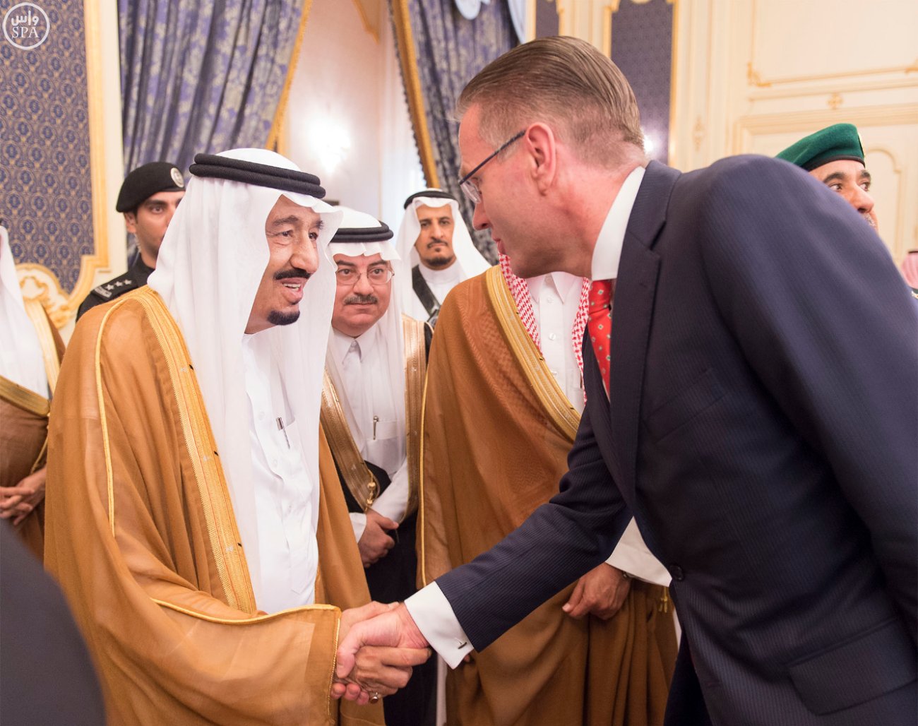 الملك : اقتصادنا حر .. نخدم به بلادنا وشعبنا وديننا