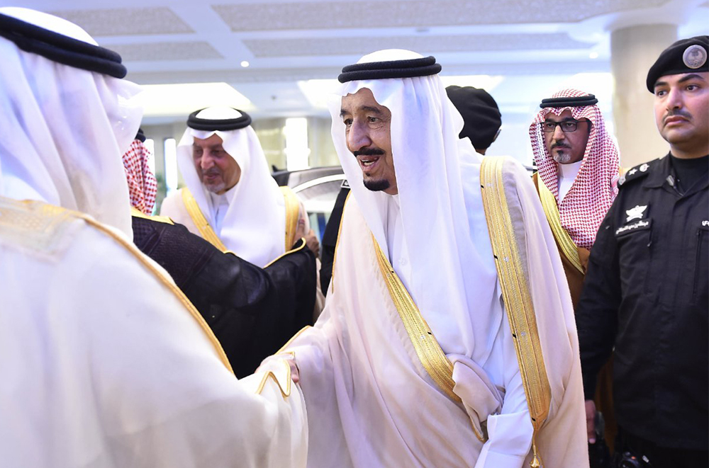 خادم الحرمين الشريفين يصل إلى مكة المكرمة قادماً من جدة