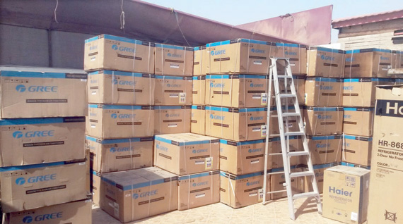 ضبط مكيفات وثلاجات مخالفة هربت من السوق لتجنب الحملات التفتيشية