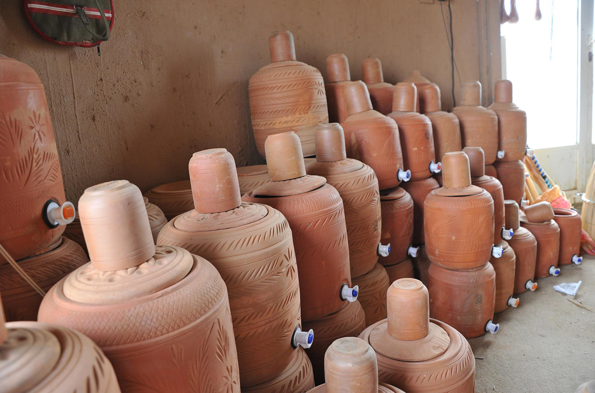 جازان : الأواني الفخارية .. تجارة عريقة تزدهر قبيل رمضان