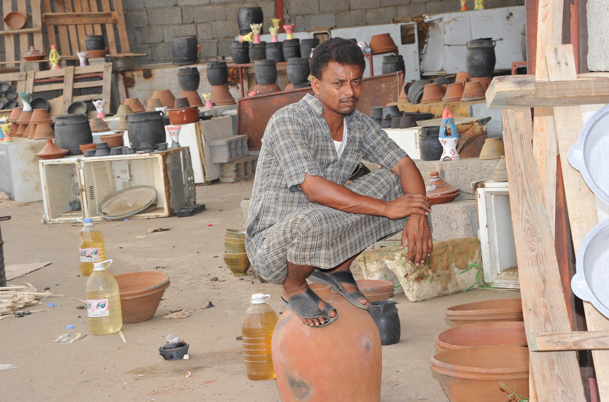 جازان : الأواني الفخارية .. تجارة عريقة تزدهر قبيل رمضان