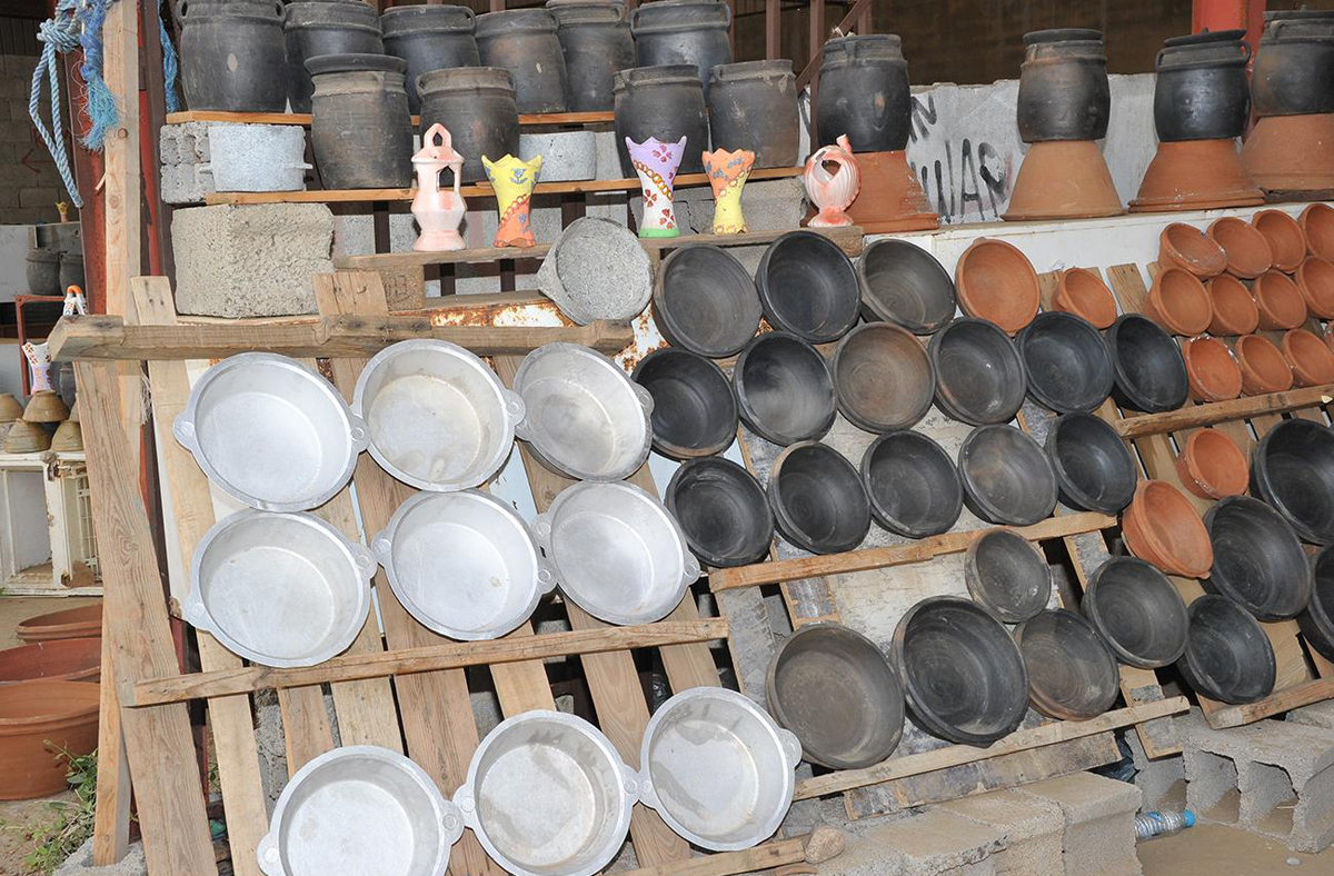 جازان : الأواني الفخارية .. تجارة عريقة تزدهر قبيل رمضان