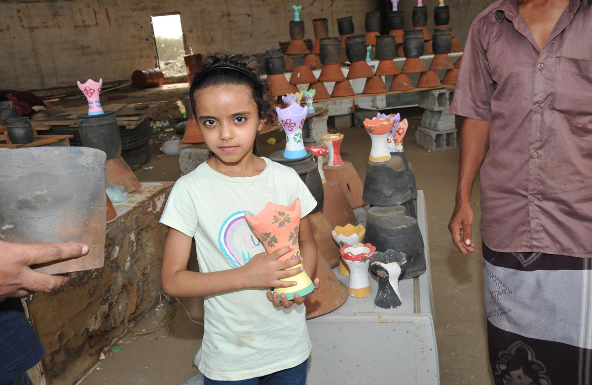 جازان : الأواني الفخارية .. تجارة عريقة تزدهر قبيل رمضان