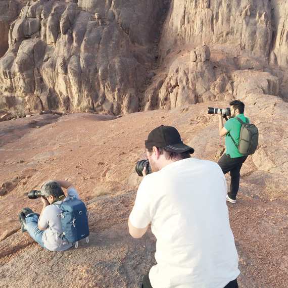 «السياحة» تنظم رحلة للمصورين المحترفين لمواقع تاريخية في حائل