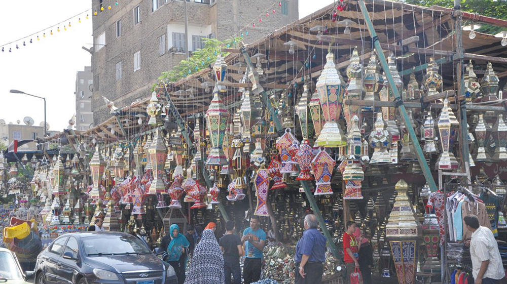 رمضان في مصر .. احتفالية جميلة تزينها «الفوانيس»