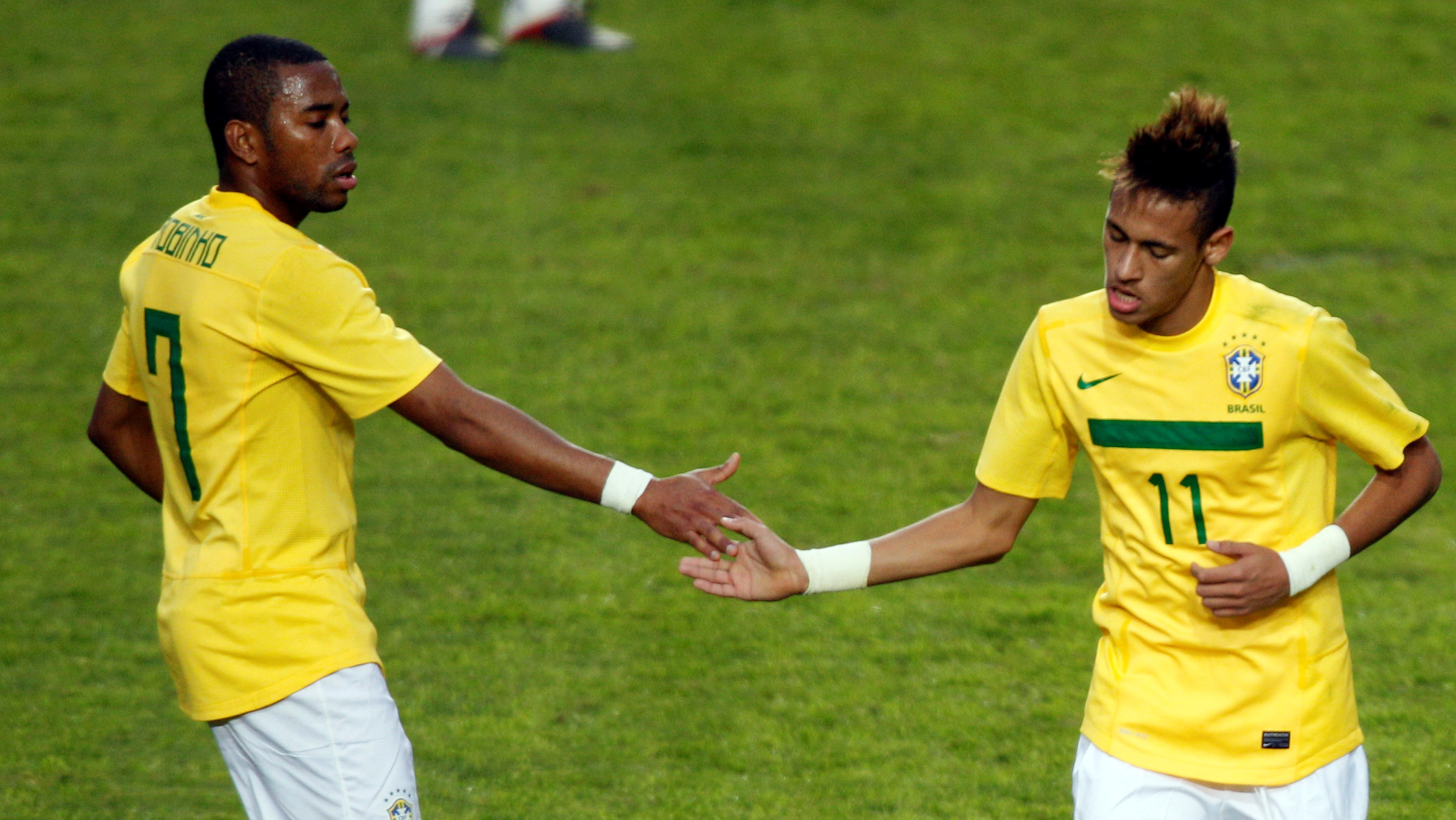 روبينيو ونيمار في اتجاهين متناقضين دائما